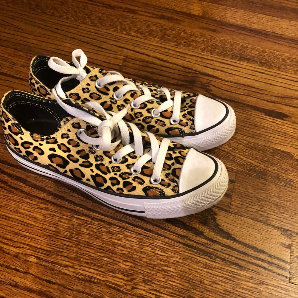 Leopard converse
